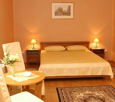 Peron Panzio Bed and Breakfast Debrecen Exteriör bild