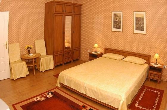 Peron Panzio Bed and Breakfast Debrecen Exteriör bild